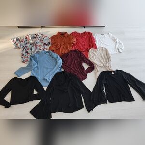 Large Lot of Women's Clothing - 30 PIECES